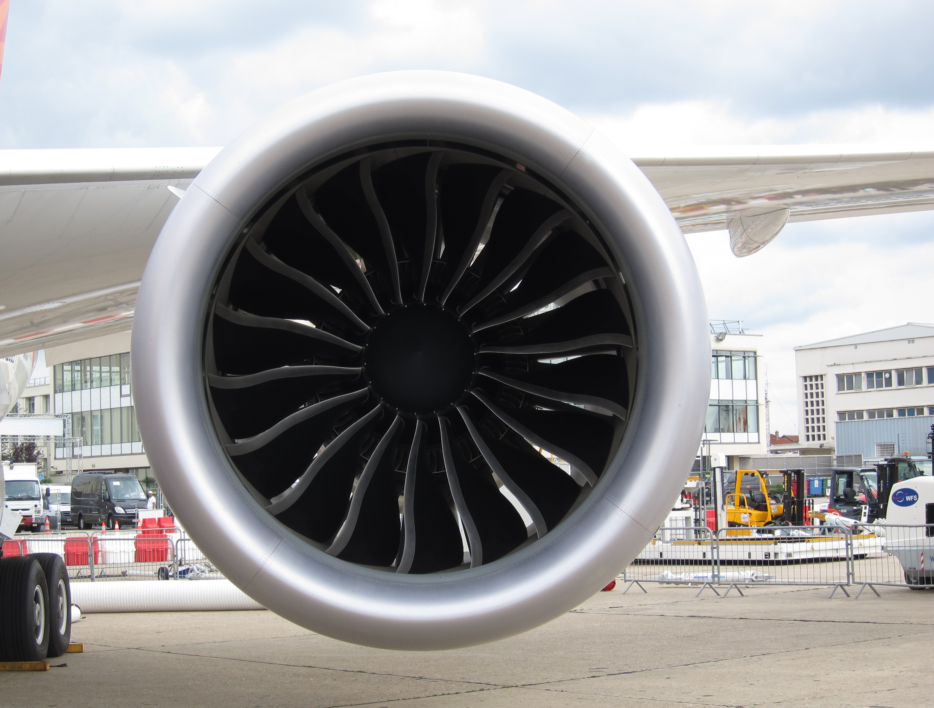 Hawaiian Airlines selects GEnx engines to power Boeing 787 Dreamliners