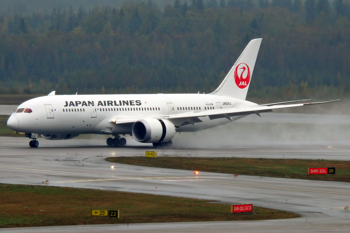 ja826j-japan-airlines-boeing-787-8-dreamliner-photo-by-baigiver-0764