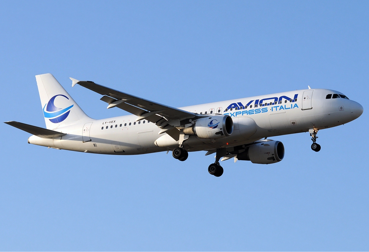 Авион. Авиакомпания "авион". Avion Express авиакомпания. A320 CSA. Европейские авиакомпании с a320.