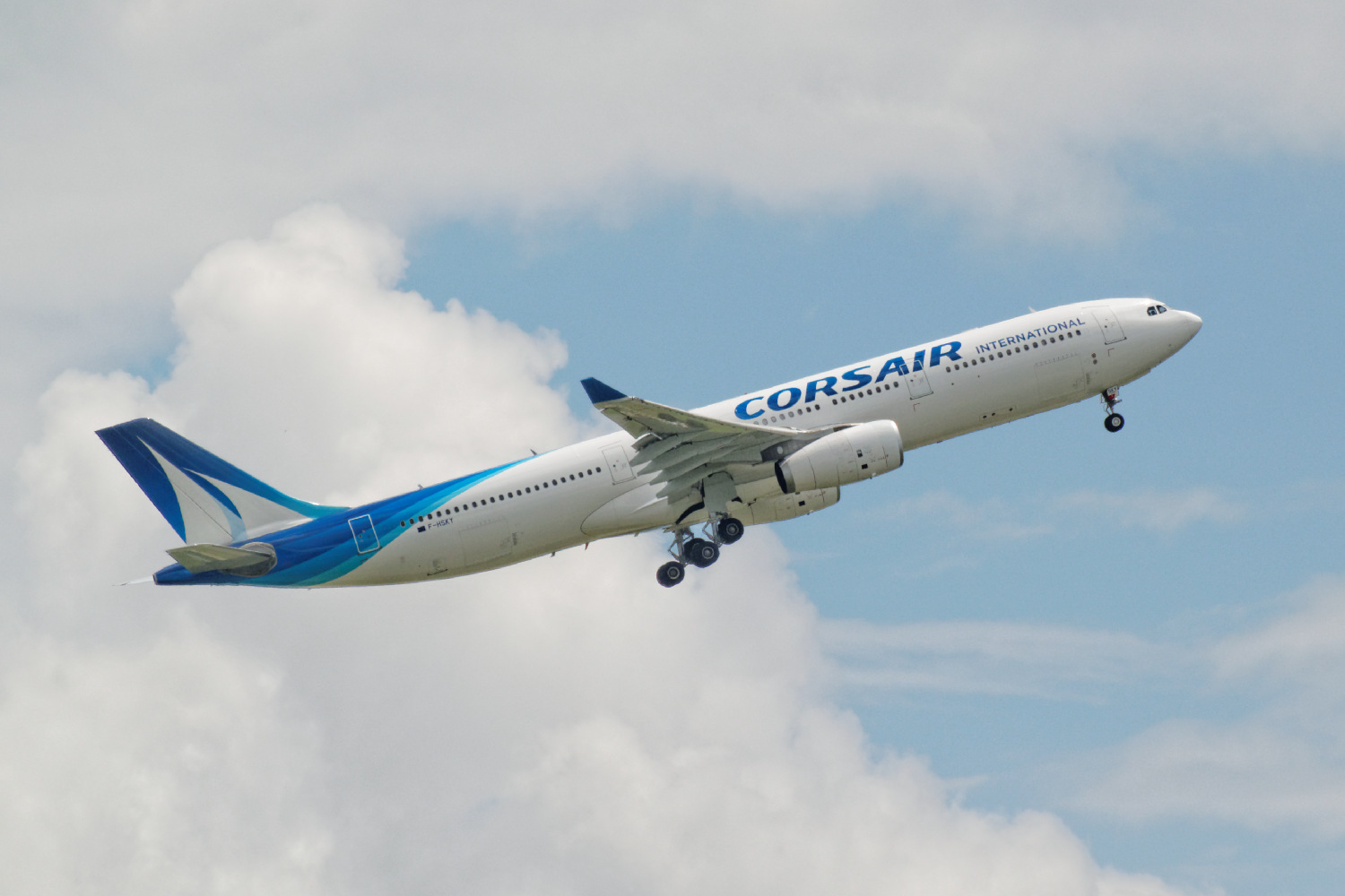 f-hsea-corsair-corsair-intl-boeing-747-400-at-paris-orly-photo