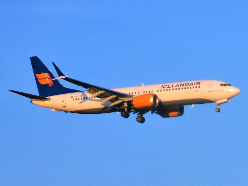 Icelandair flight schedule changes