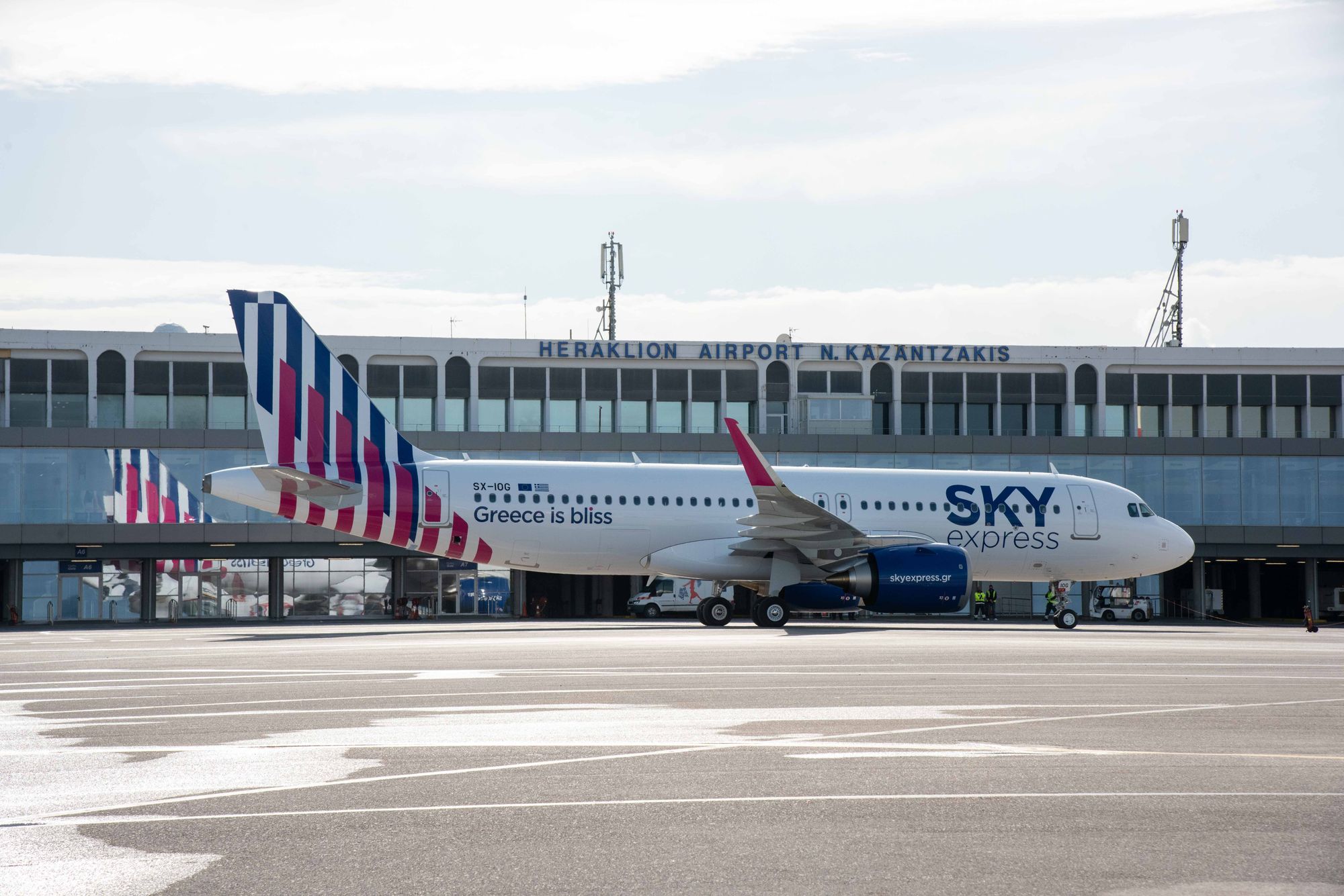 SKY express Heraklion acquires its own network